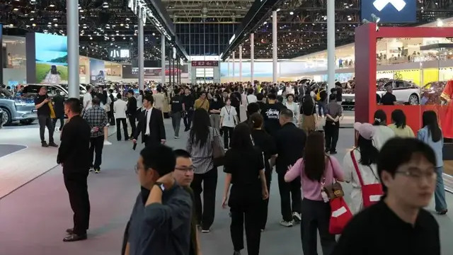 星闪闪耀北京车展