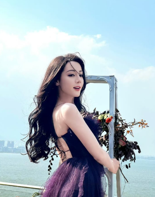 美貌是她的武器，温柔是她的底色