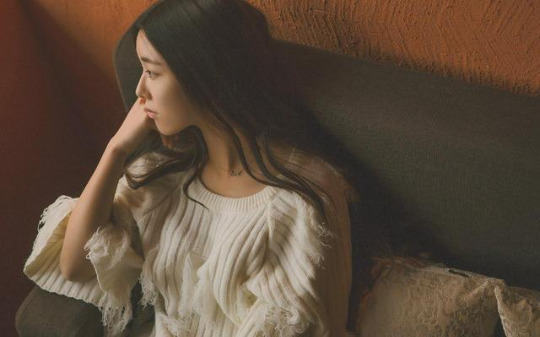 除夕夜婆婆传家金铲给弟媳，我端上两盘咸菜做全家年夜饭