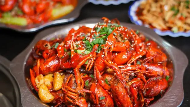 在银川，湖北"燕子姐"的龙虾馆11年了！