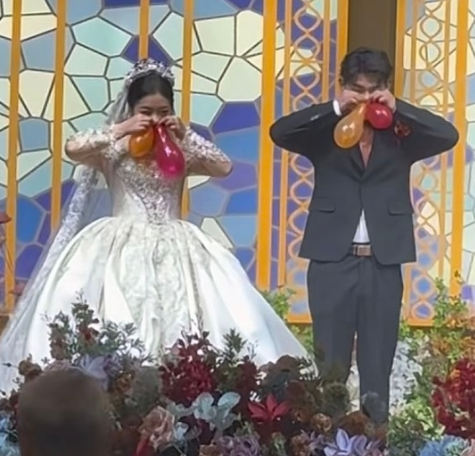 婚礼上表演一秒钟鼻子吹两个气球
就没见过这么说话算数的人
能找到一个愿意陪你一起