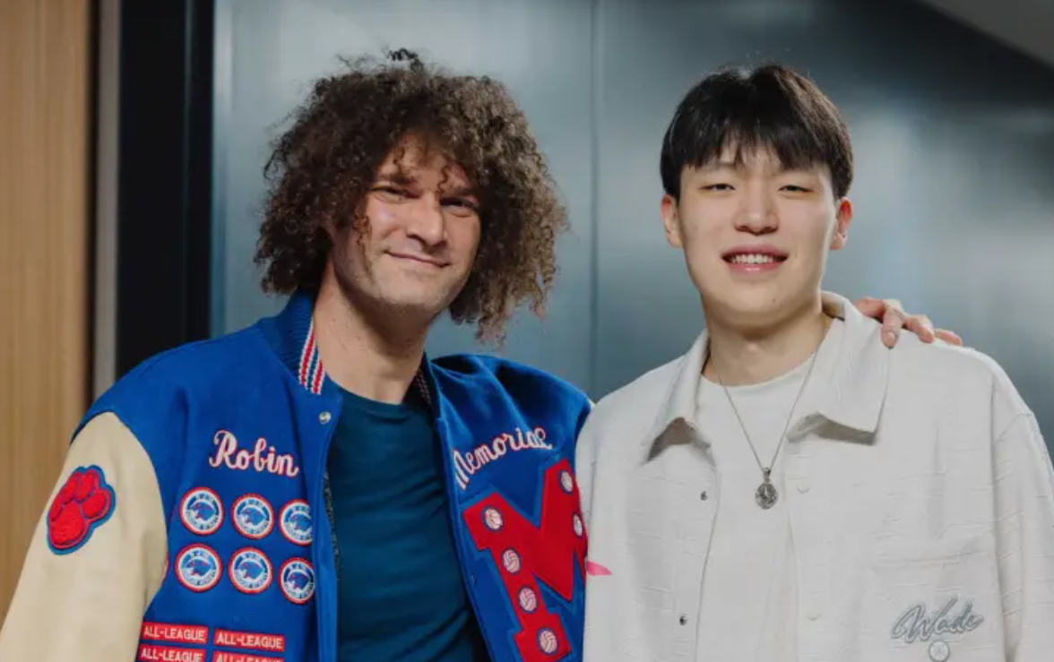 瀚森社媒分享NBA本次全明星图集。
配文：第一次NBA全明星之旅圆满收官！
很荣