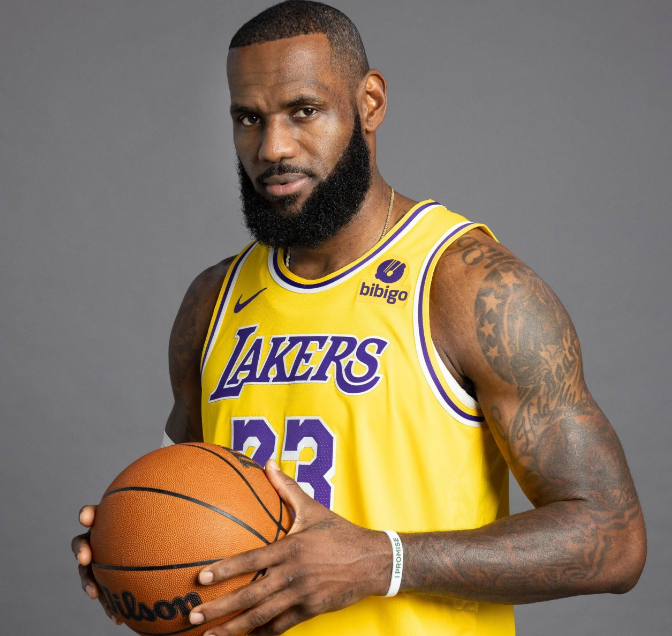 我湖3-0的开局，万一真的被火箭连赢四场翻盘了，真的要被钉在NBA历史的耻辱柱上