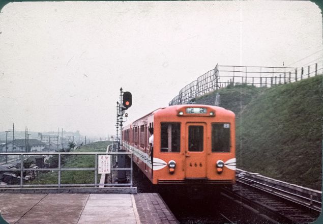 走，上班去!（1957年日本东京）