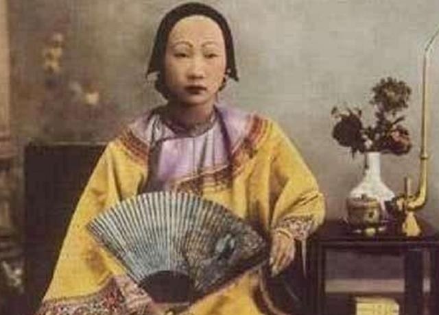曾国藩的四女儿曾纪纯丧偶后，节衣缩食度日
