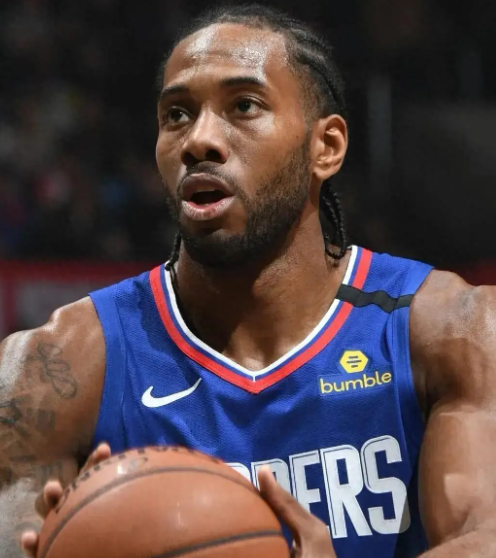 勇士为什么领跑伦纳德追逐战？
两队都力不从心，都面临重建，都有强烈的交易意愿。附