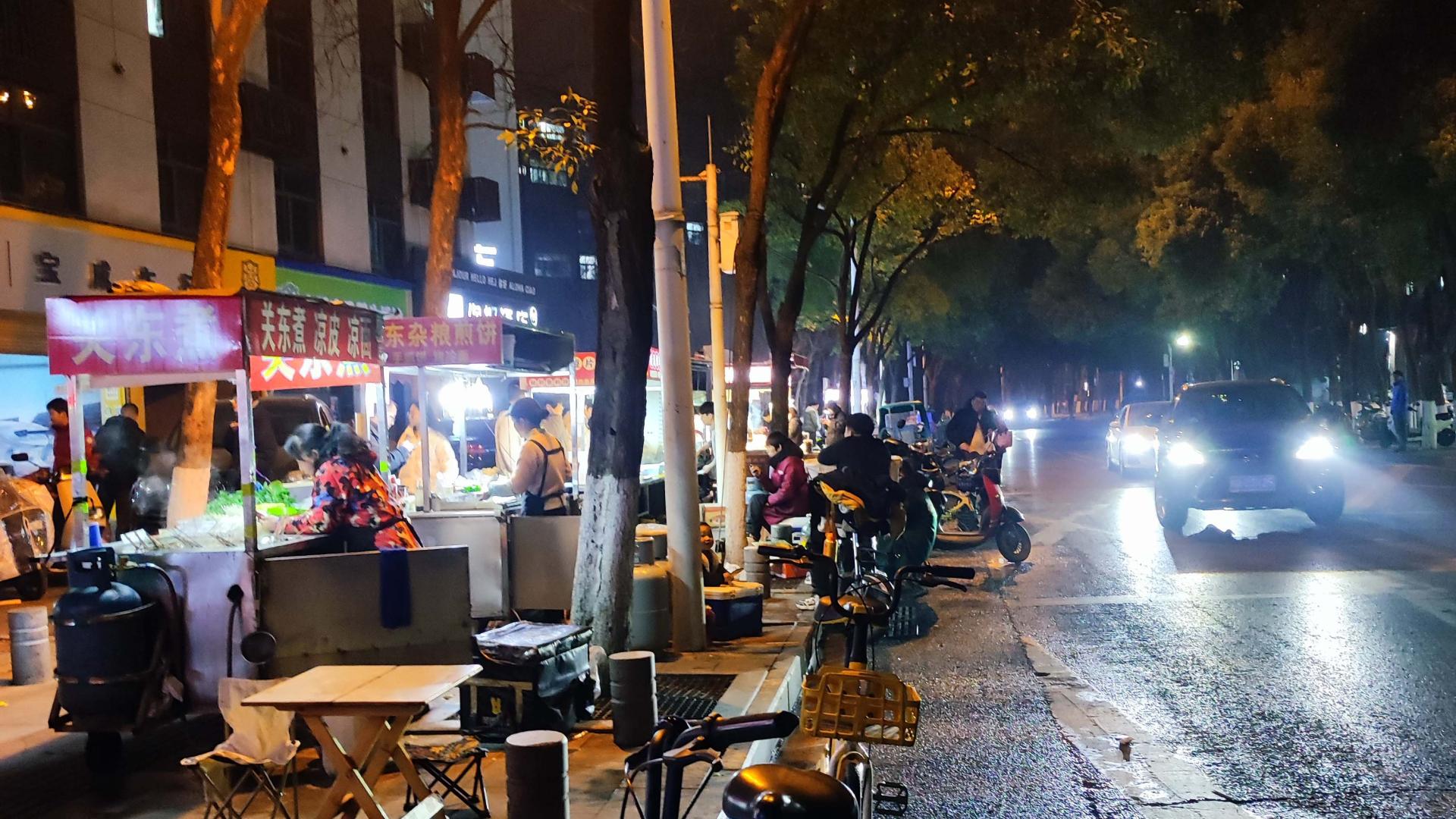 中年失业负债，我带娃在武汉摆地摊之32：被“摆摊自由”忽悠瘸的打工人！