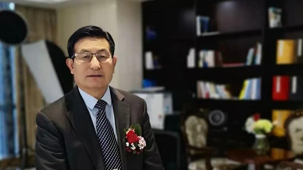 贺天飞“纸上浮雕”书法的艺术革新