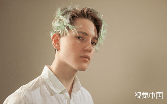 同事为除掉我，造谣我怀了他的孩子，可我是男的