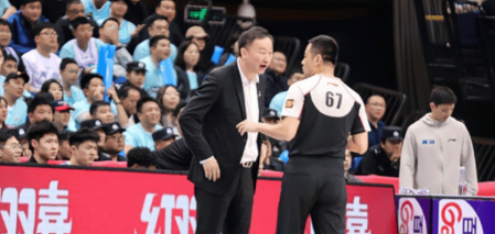 青岛男篮主教练刘维伟谈球队系列赛0比1陷入绝境，他表示：非常可惜，落后20多分的