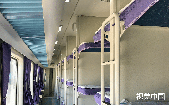 养病抢的下铺，凭啥要让给带娃的？真相曝光网友怒了！