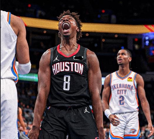 火箭队在交易截止日之前，并没有引进新的控球后卫或者是中锋。原因就在于这两个位置上