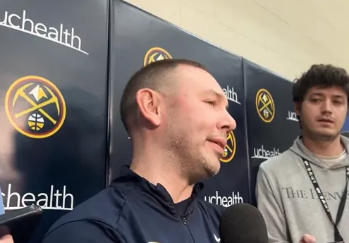 NBA季后赛，掘金主帅阿德尔曼谈到24年季后赛输给森林狼。
"我认为优秀的球队本