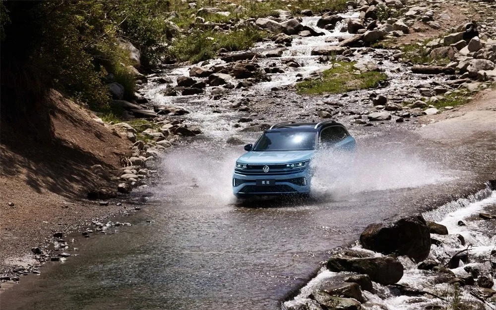 揽巡试驾唠实嗑！
周末开全新揽巡带家人近郊耍～
高速堵车时，IQ.Pilot 2