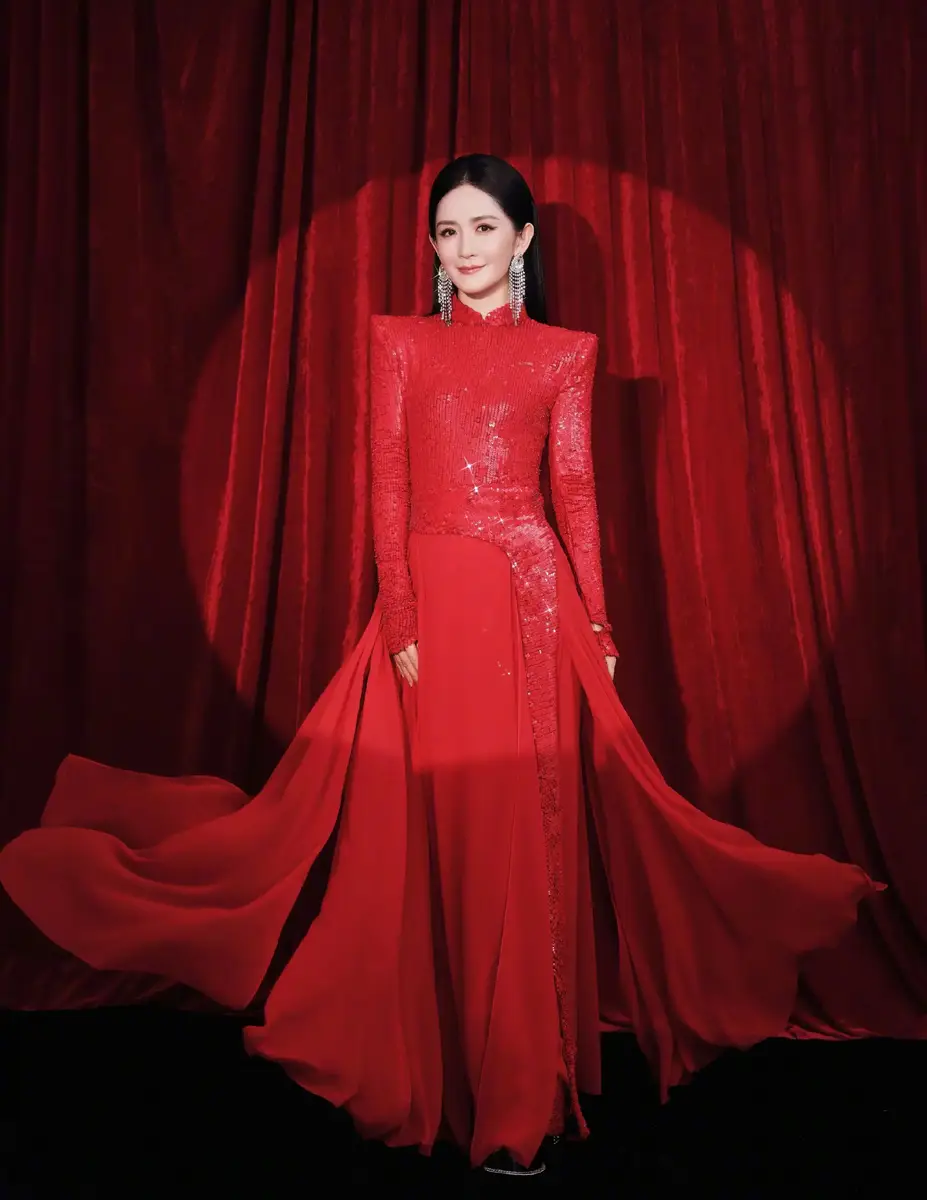 湖南台美女主持人谢娜晒美照！