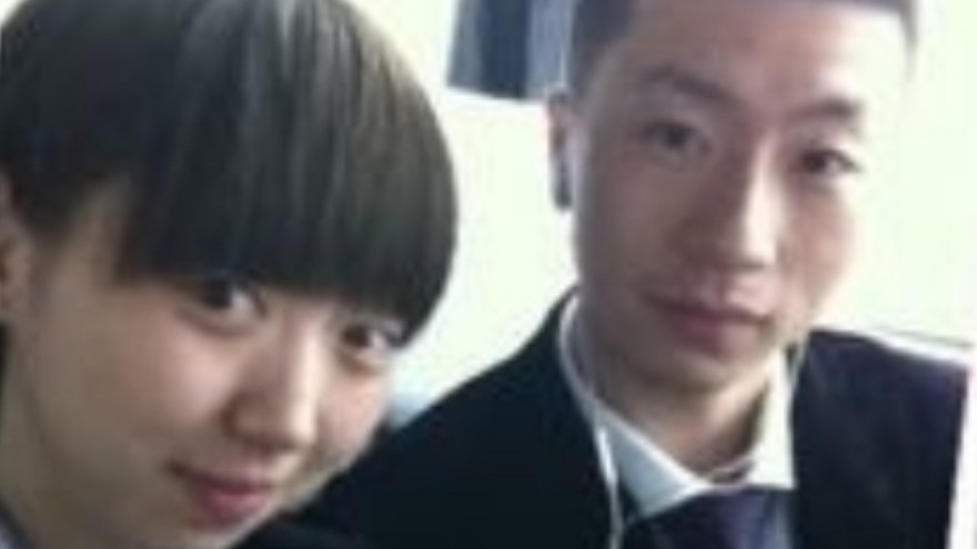 在马龙的身边，这位长相酷似小枣的姑娘，也是一位乒乓球世界冠军