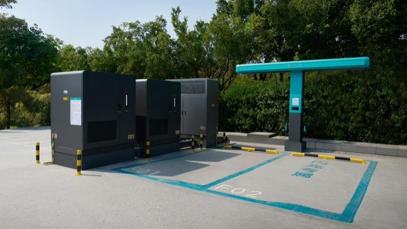 从不画饼，说到做到！比亚迪闪充站直接建到家门口