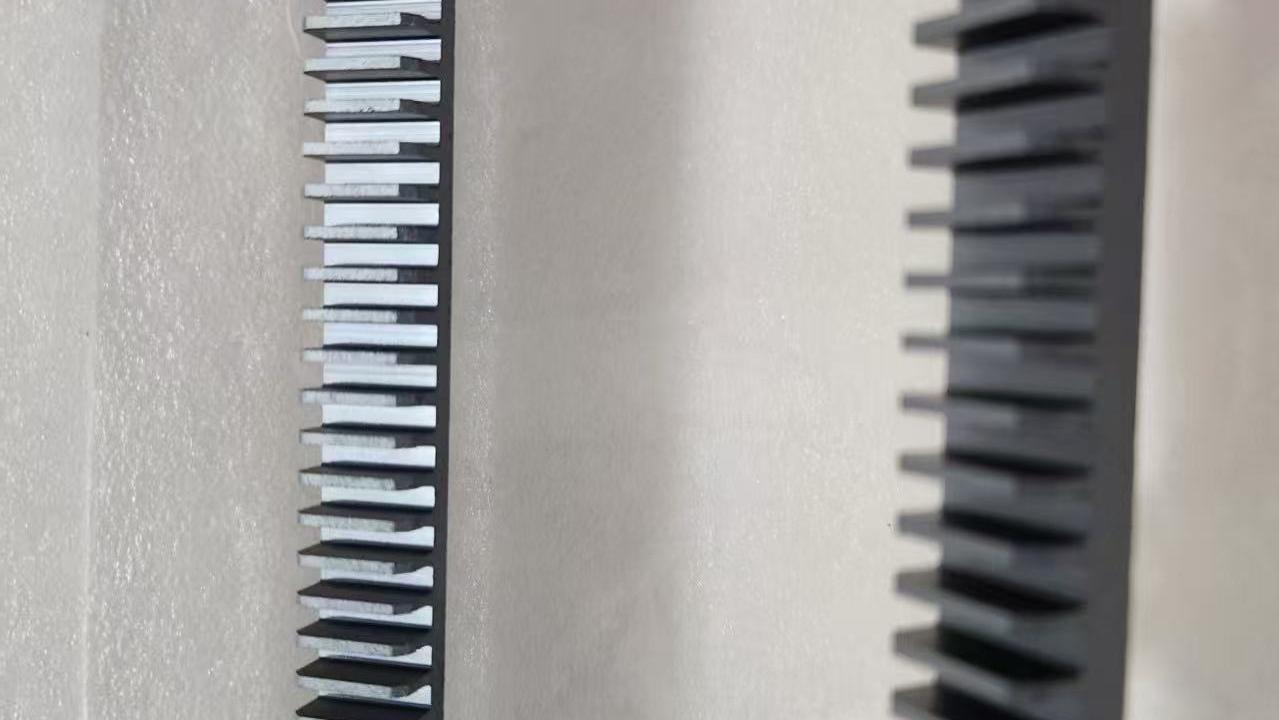 水导激光：SiC 晶圆支架精密加工的理想方案