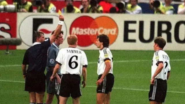 马特乌斯眼中的爱哭鬼，却跟萨默尔明争暗斗，还被卡恩揪耳朵