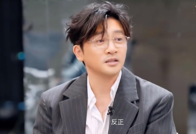 苏有朋小时候从来没有得到过母亲这样的关注
他慢慢理解了母亲的无奈，却始终无法真正