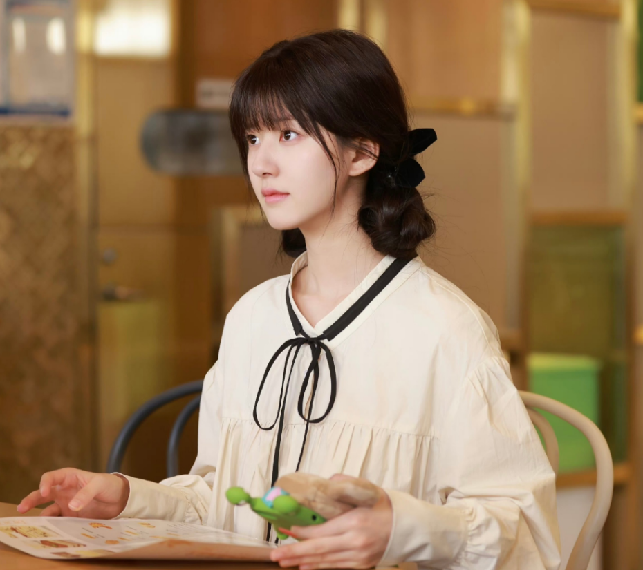 我曾在人山人海的星光里为你嘶声呐喊，最美好的岁月都与你有关