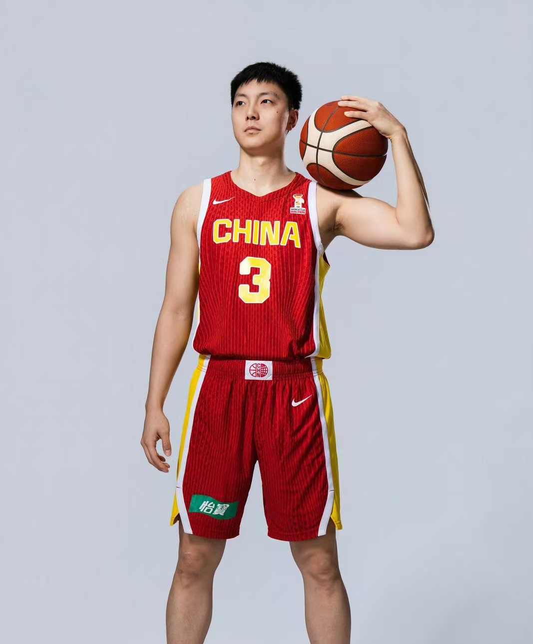 广东三国手状态：胡明轩膝伤影响大，崔永熙攻防高效，焦泊乔找回了打球自信