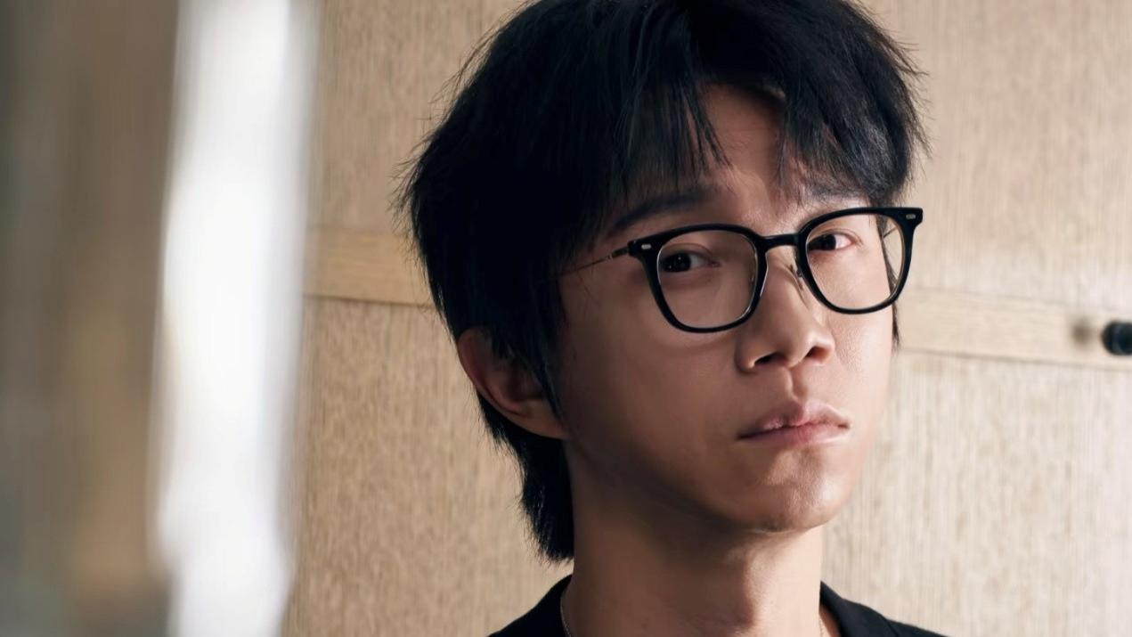 原来他们是夫妻，《冬去春来》他又火了，身材不高长相不帅，娶了素人老婆像高圆圆，如今儿女双全