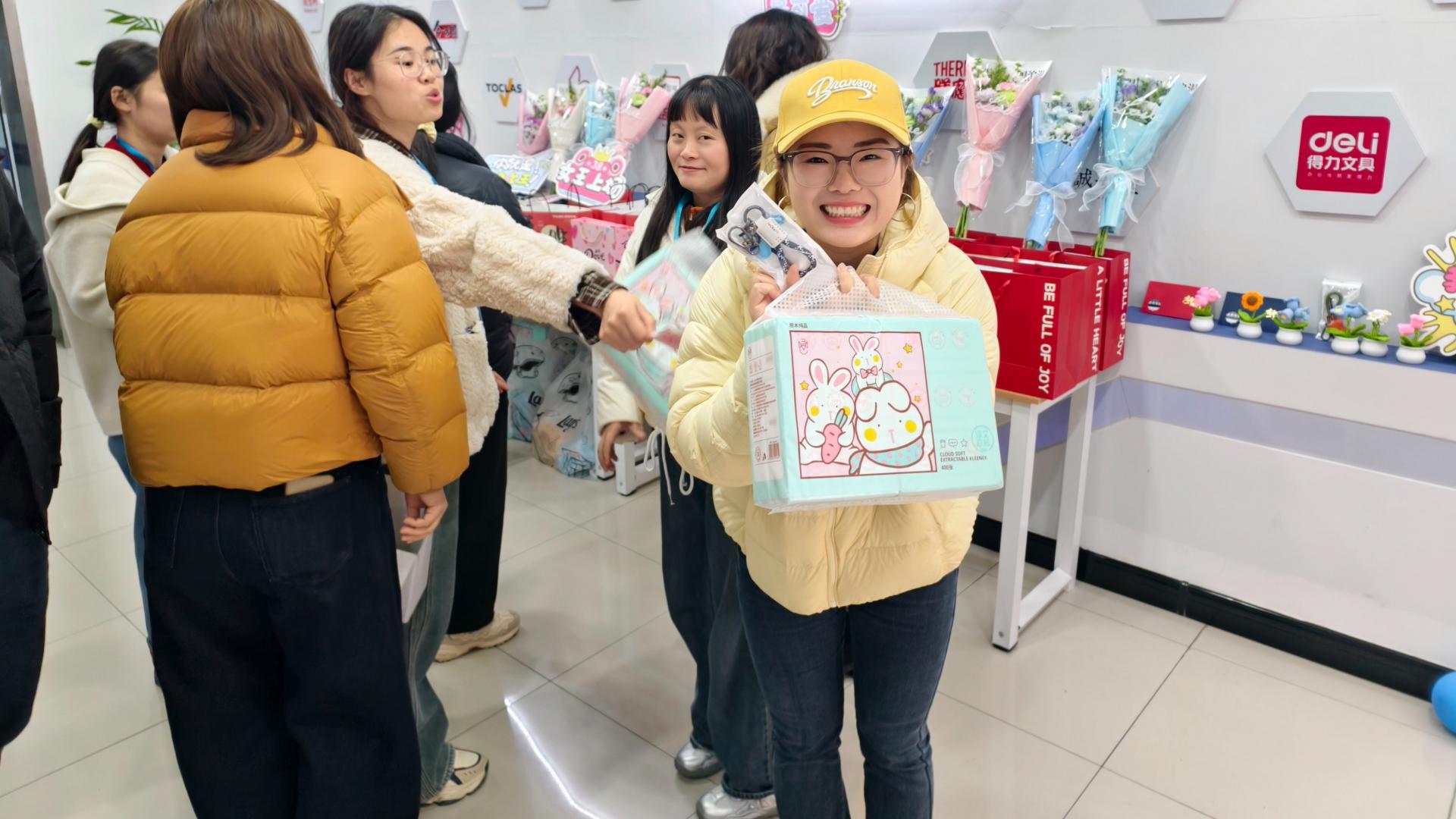 宠爱永不落幕 | 在悦来悦好，做三月最亮的“女神”