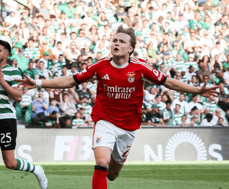 2-1！63岁穆帅率队掀翻欧冠8强劲旅，30轮不败升第2，神