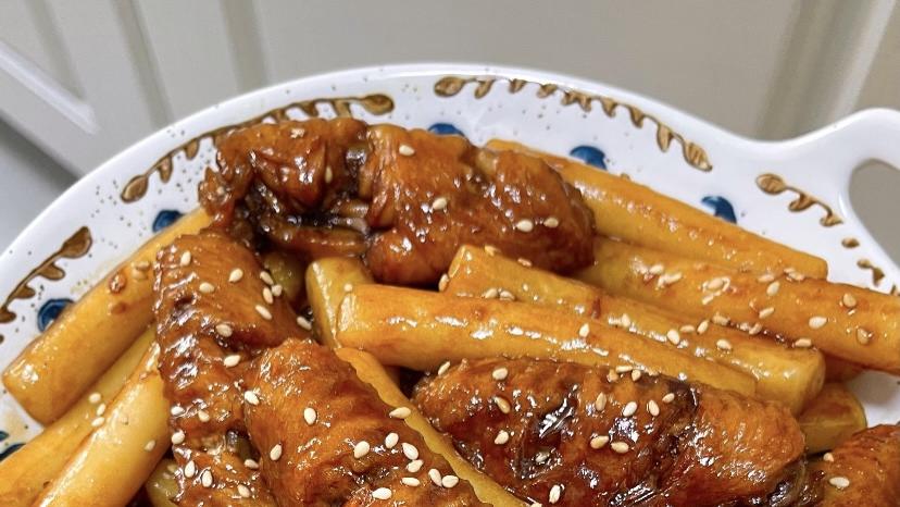 可乐年糕鸡翅：一口甜咸，治愈你的“饭点纠结症”