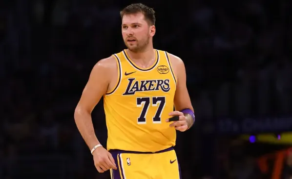 据美记Brett Siegel表示，平均而言，二级腿筋拉伤的伤愈周期约为4至6周