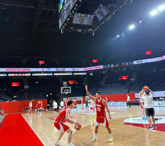 今晚18:05，2027男篮世界杯亚大区预选赛，中国男篮客场迎战日本男篮。这不是