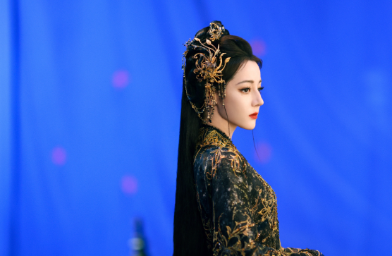 希望春风能对你温柔点，拂去烦躁，满目皆是柔情