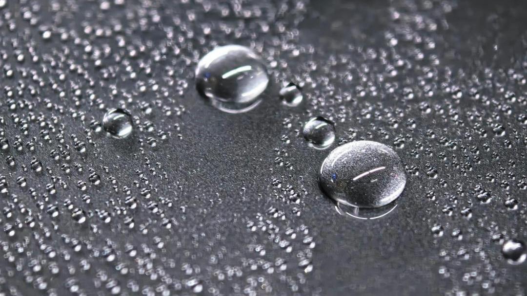 漆面养护的“持久战”：打蜡、镀晶与新型涂层的技术真相