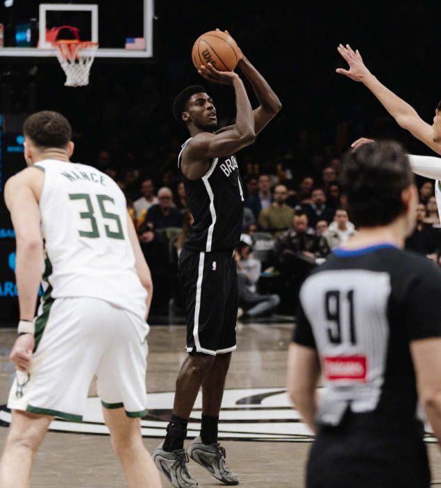 赛季结束发现，篮网这赛季5个新秀，只有鲍威尔我觉得没有打出预期

这爆炸的身体天