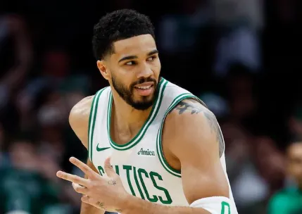 兔子现在算不算转型成功了？现在感觉就是减少进攻端的角色，然后在防守端和组织串联上