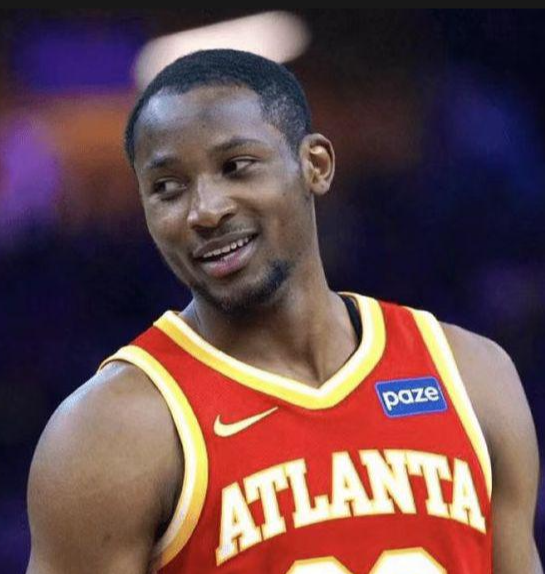 这场虽然赢了，但是进攻问题还是没解决
上场就说进攻时应该让库明加和沃克的站位对调