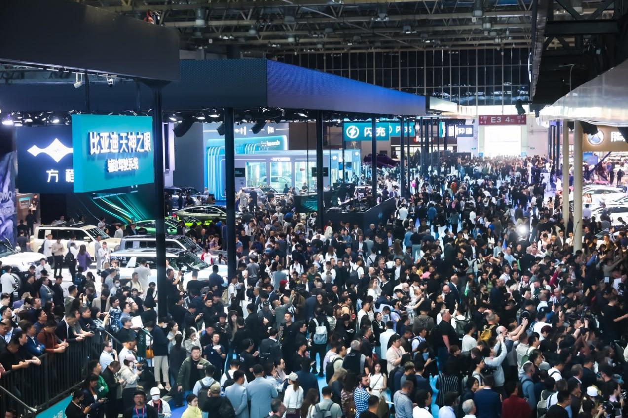 比亚迪在2026北京车展整馆包场，集中展示王朝、海洋、方程豹、腾势、仰望四大板块