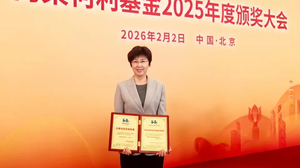 30年 她只想做一件事 把信号调成“满格”