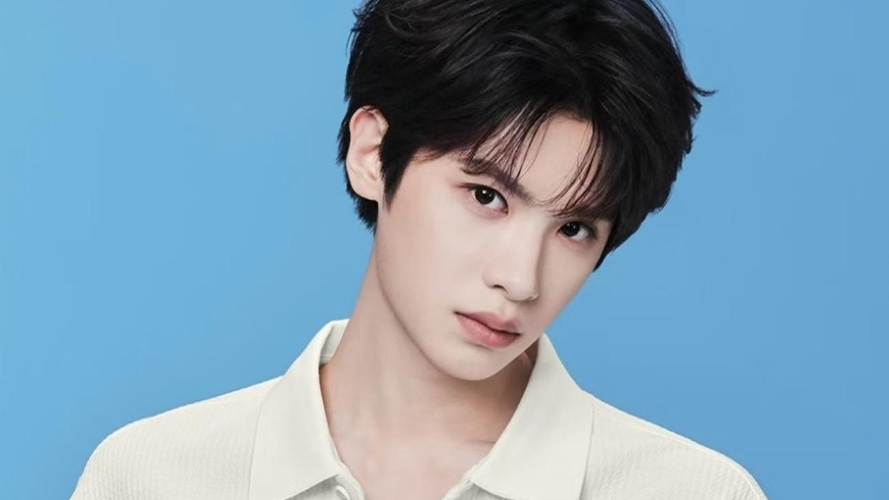 跟着海澜之家一起探索黄明昊的漫画少年穿搭，夏日清爽、元气满满