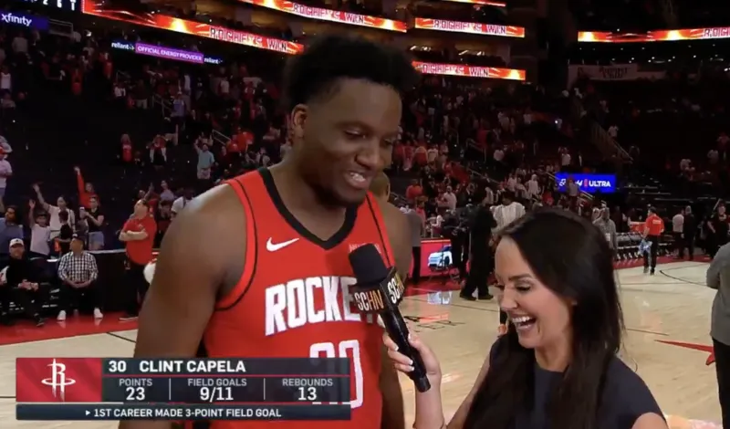 NBA常规赛，火箭132-101击败灰熊。

赛后卡佩拉接受了记者采访，谈到了命