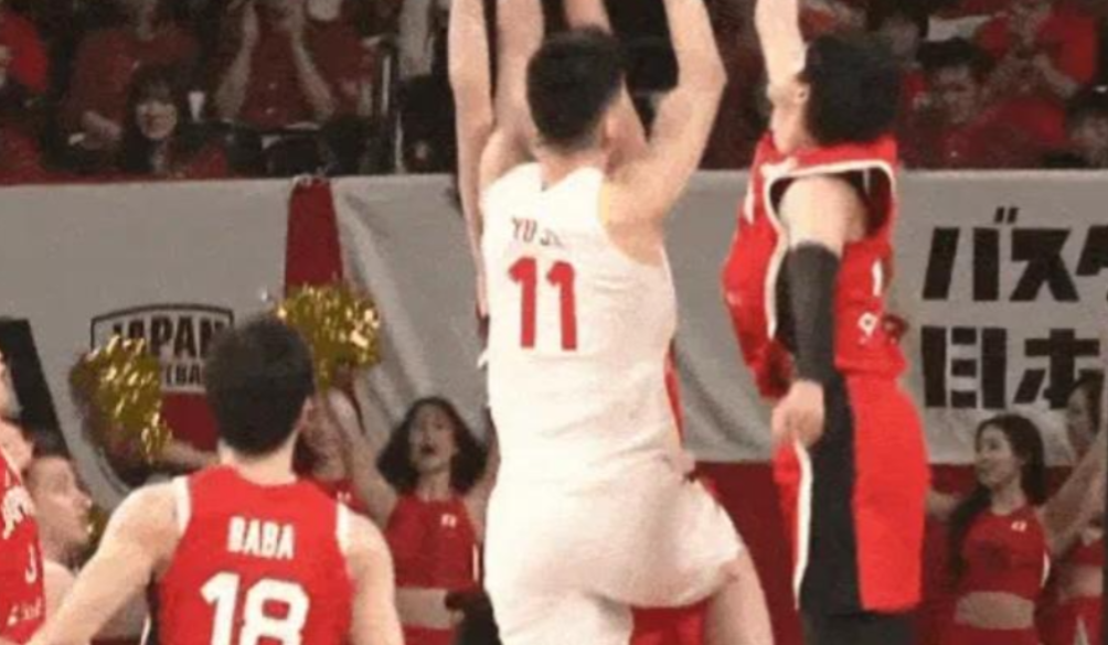 中国男篮87-80逆转日本，球员评价：4人优秀，3人及格，4人低迷 
 
比赛进