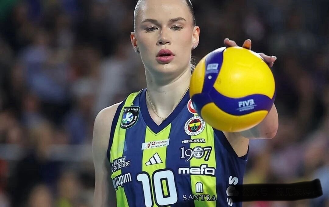 联赛半决赛费内巴切女排输泽仁？