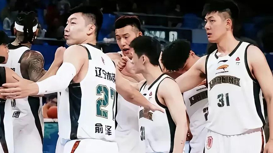 杨鸣下课后辽宁大胜四川52分，乌戈完胜 盘活全队