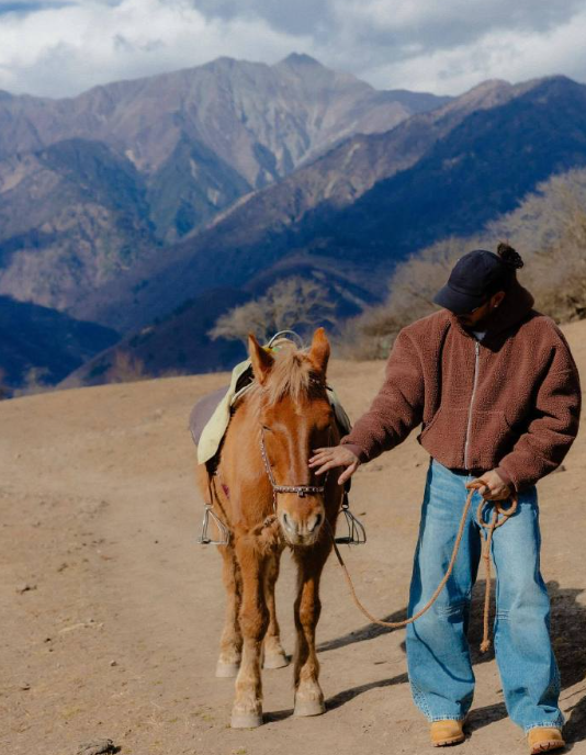 不管是谁来到中国后的感受都是超好的，谁会不爱这个充满爱和温暖的地方呢。汉密尔顿和