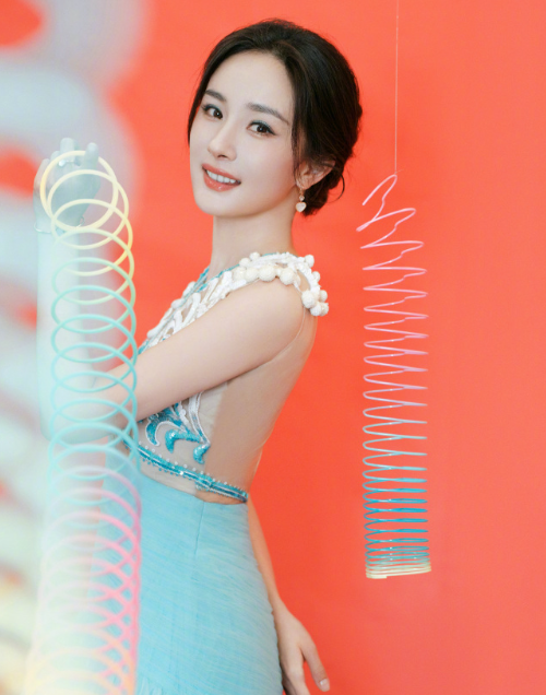 是从童话王国里走出来的公主小幂呀