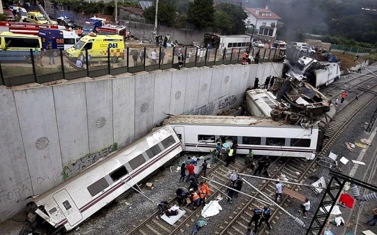 西班牙请小日本帮忙修高铁，结果车铁轨裂缝30厘米，差点造成数百亿损失，谁还敢吹小日本的工匠精神？