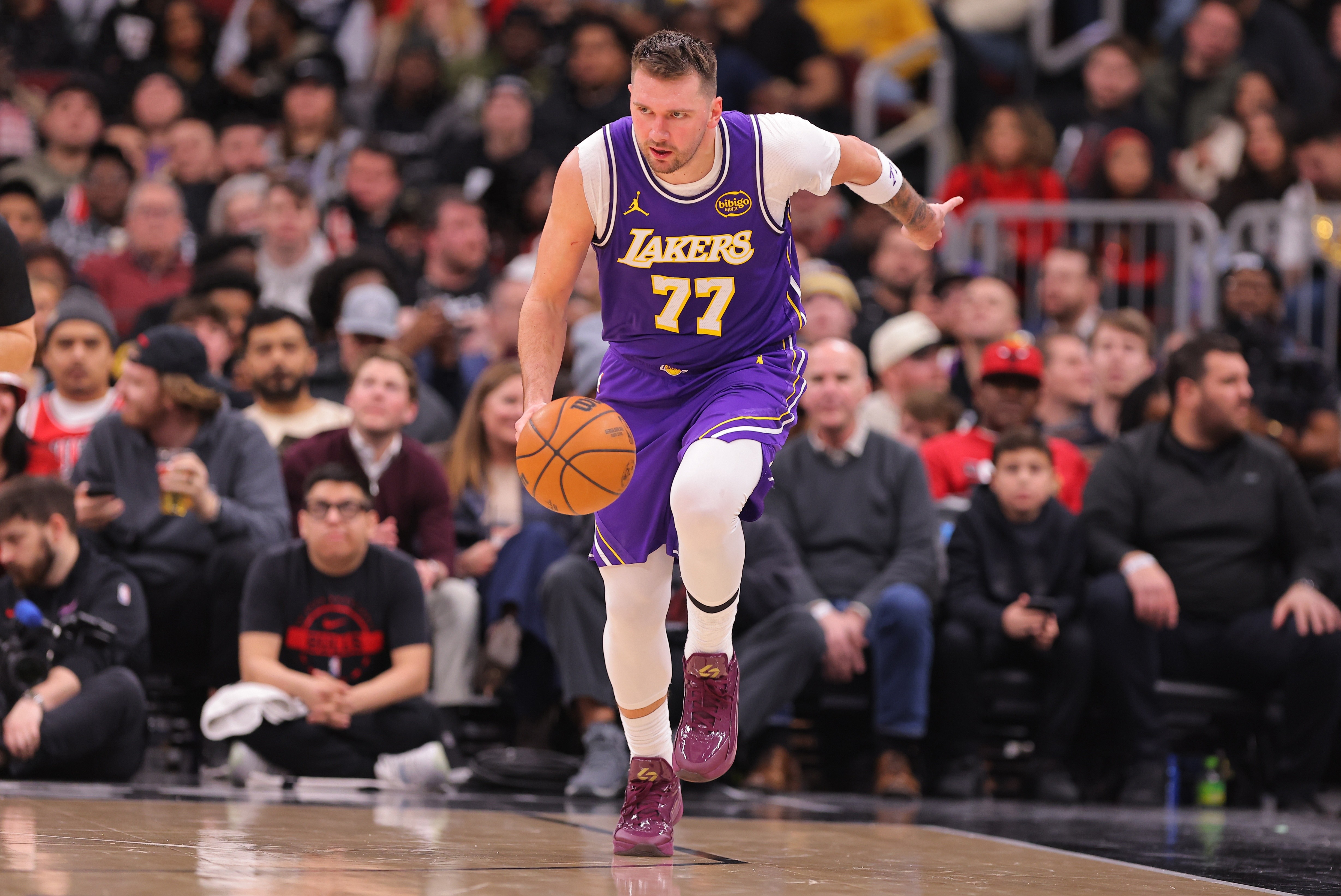 实力和荣誉，真的能划等号吗？

最近东契奇风评明显好转，打得确实好。

但一对比