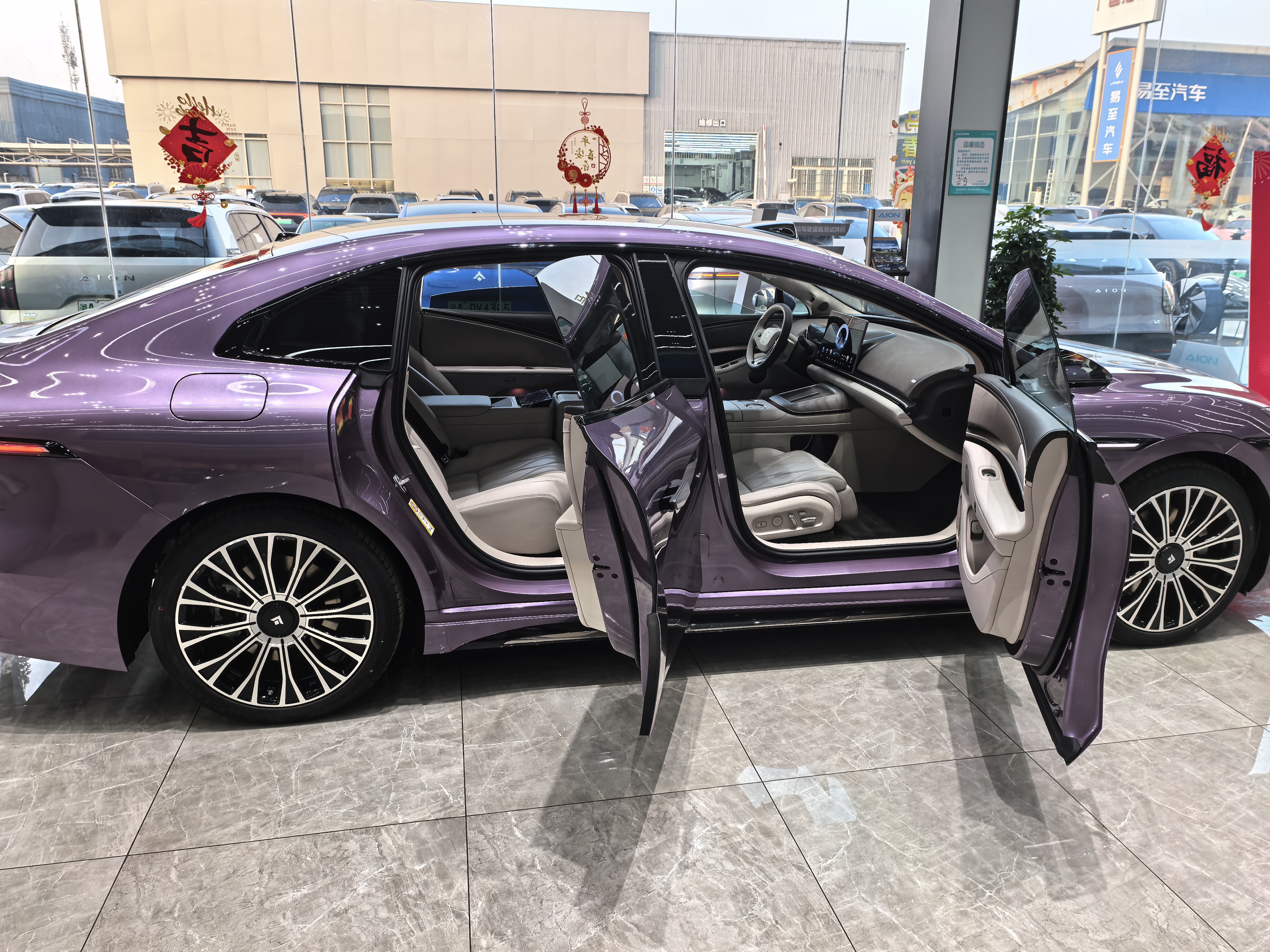 昊铂A800限时惊喜价16.48万起，以极具诚意的定价，带来远超同级的豪华与智能