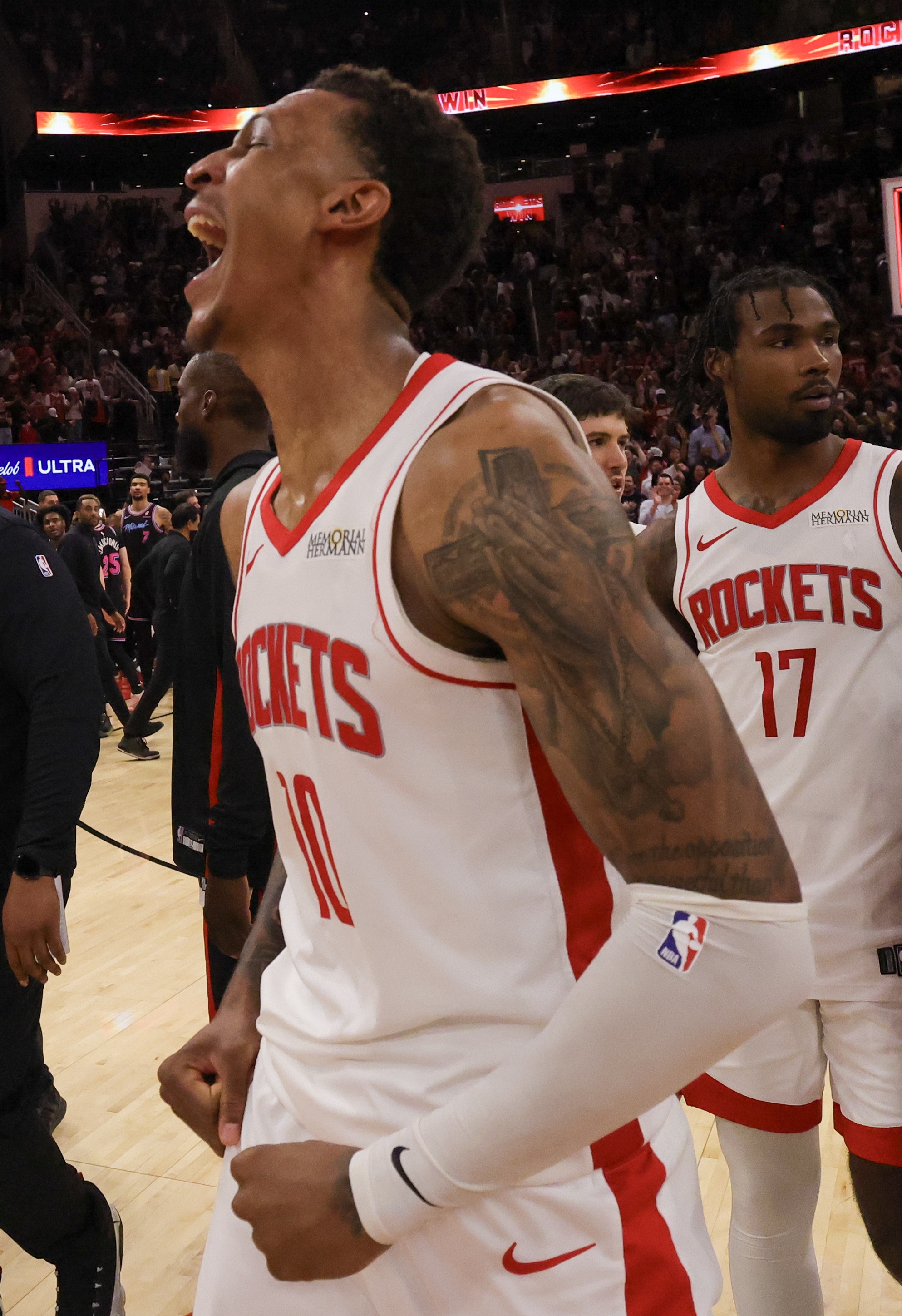 季后赛几天之后就要来了，而火箭队的对手将是洛杉矶湖人队，詹姆斯对阵杜兰特，这是一